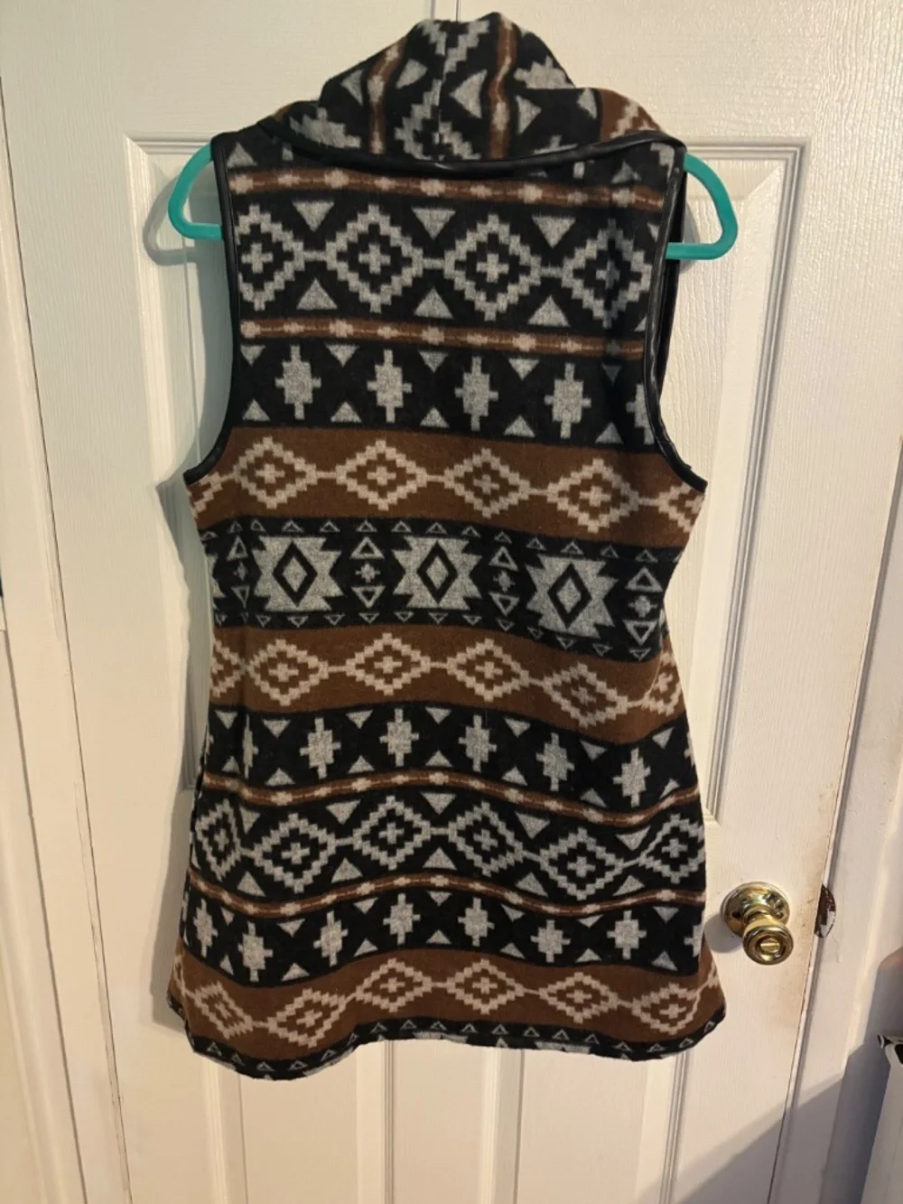 BKE by Buckle Aztec flyaway vest - Size Medium